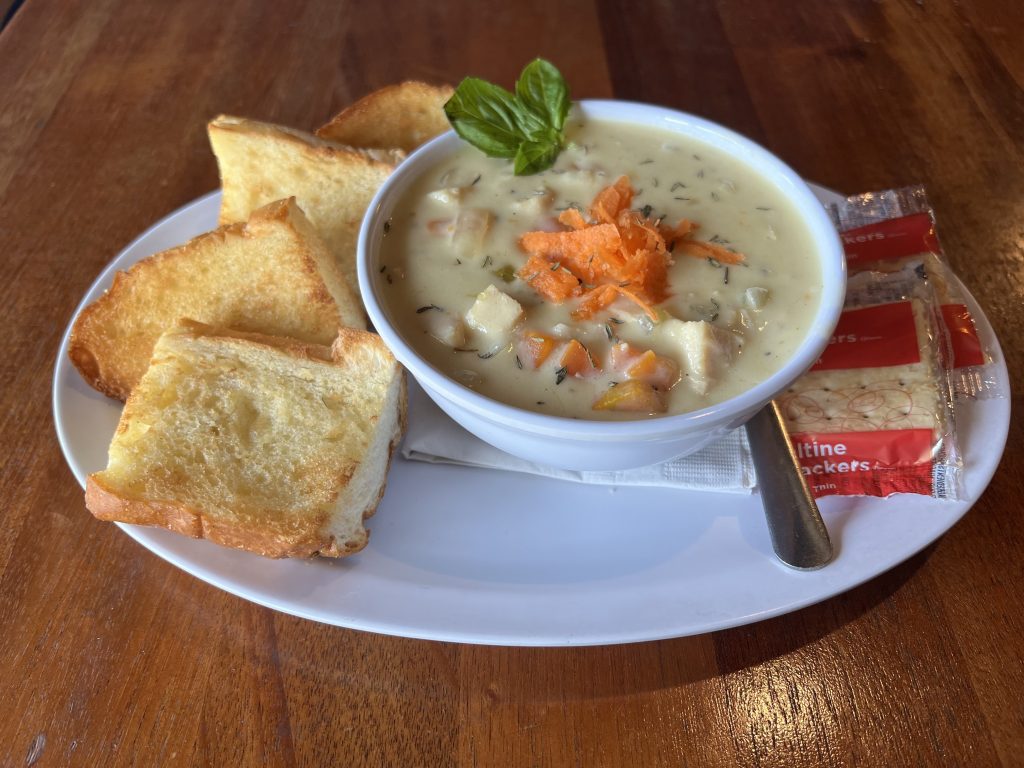 Soup with bread and crackers